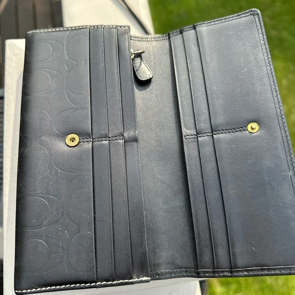 Vintage Coach Bi-Fold Embossed Leather Wallet